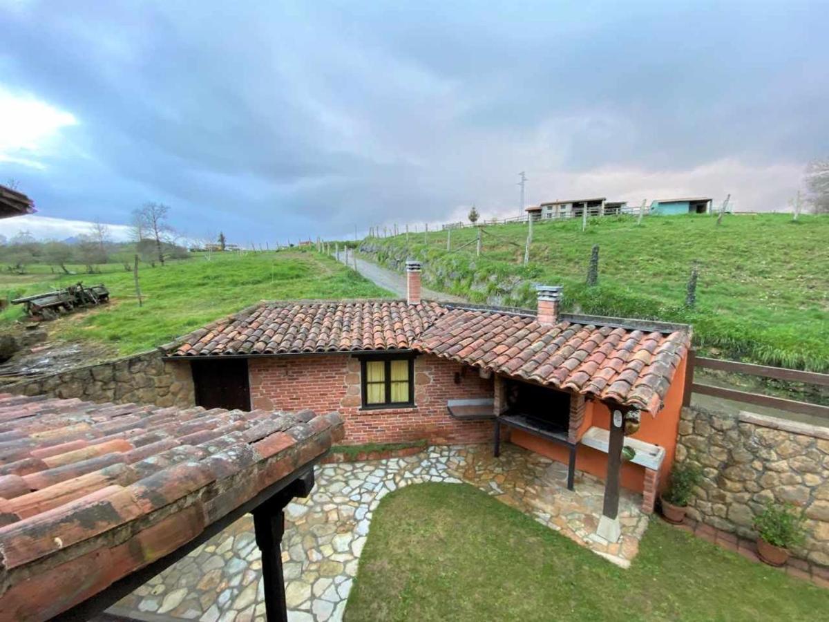 Vivienda Vacacional La Vara アリオンダス エクステリア 写真