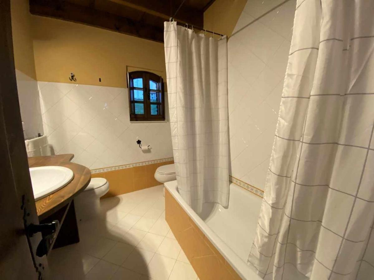 Vivienda Vacacional La Vara アリオンダス エクステリア 写真