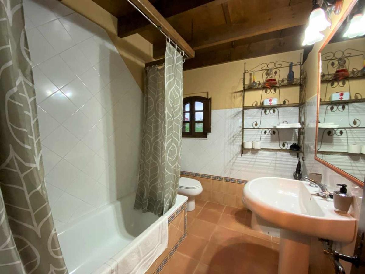 Vivienda Vacacional La Vara アリオンダス エクステリア 写真