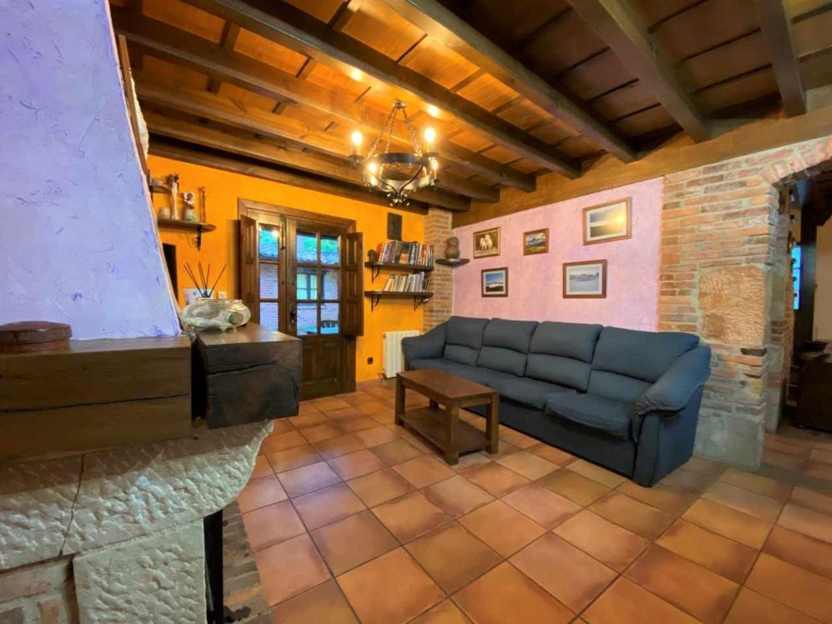 Vivienda Vacacional La Vara アリオンダス エクステリア 写真
