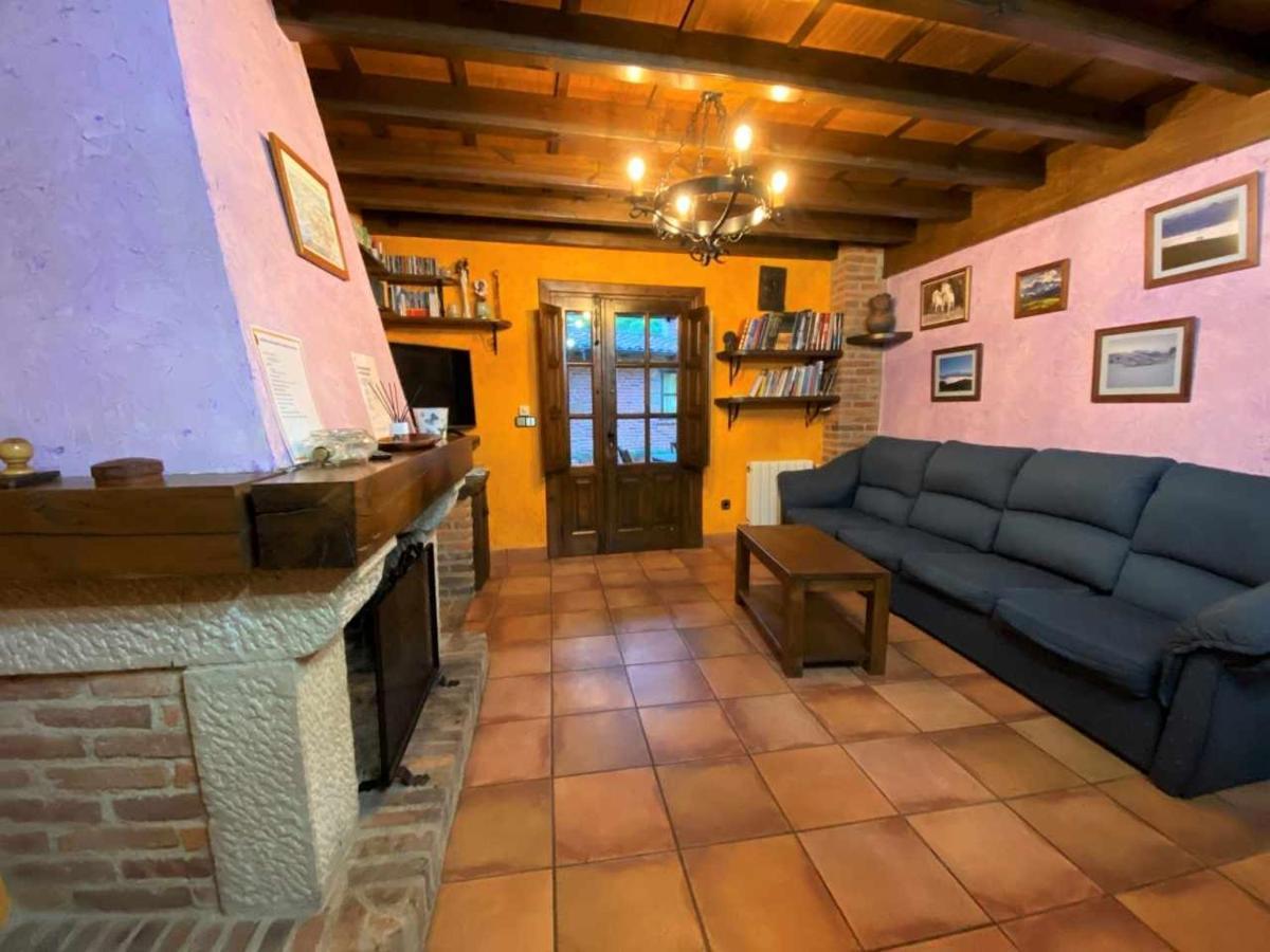 Vivienda Vacacional La Vara アリオンダス エクステリア 写真