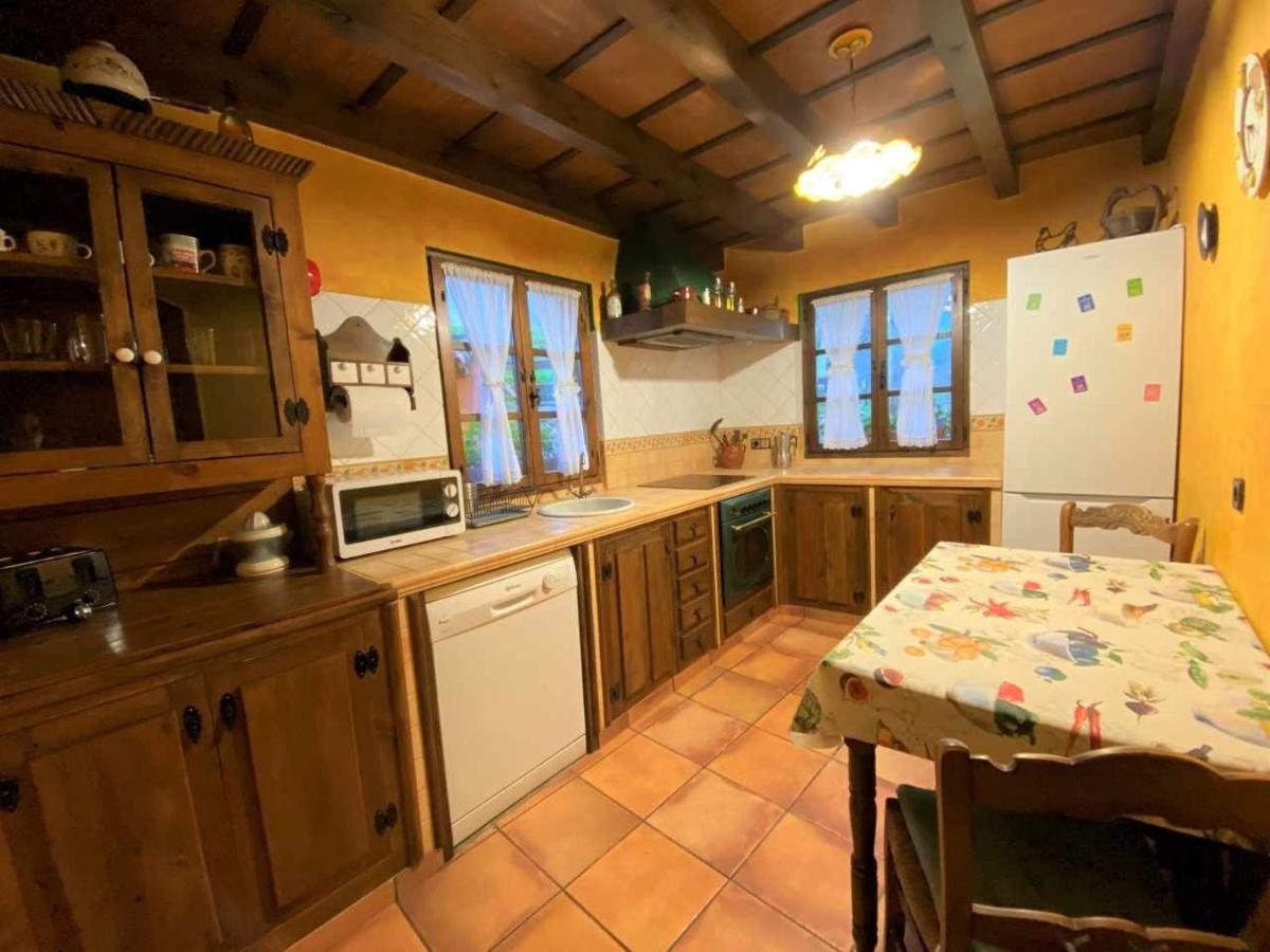 Vivienda Vacacional La Vara アリオンダス エクステリア 写真